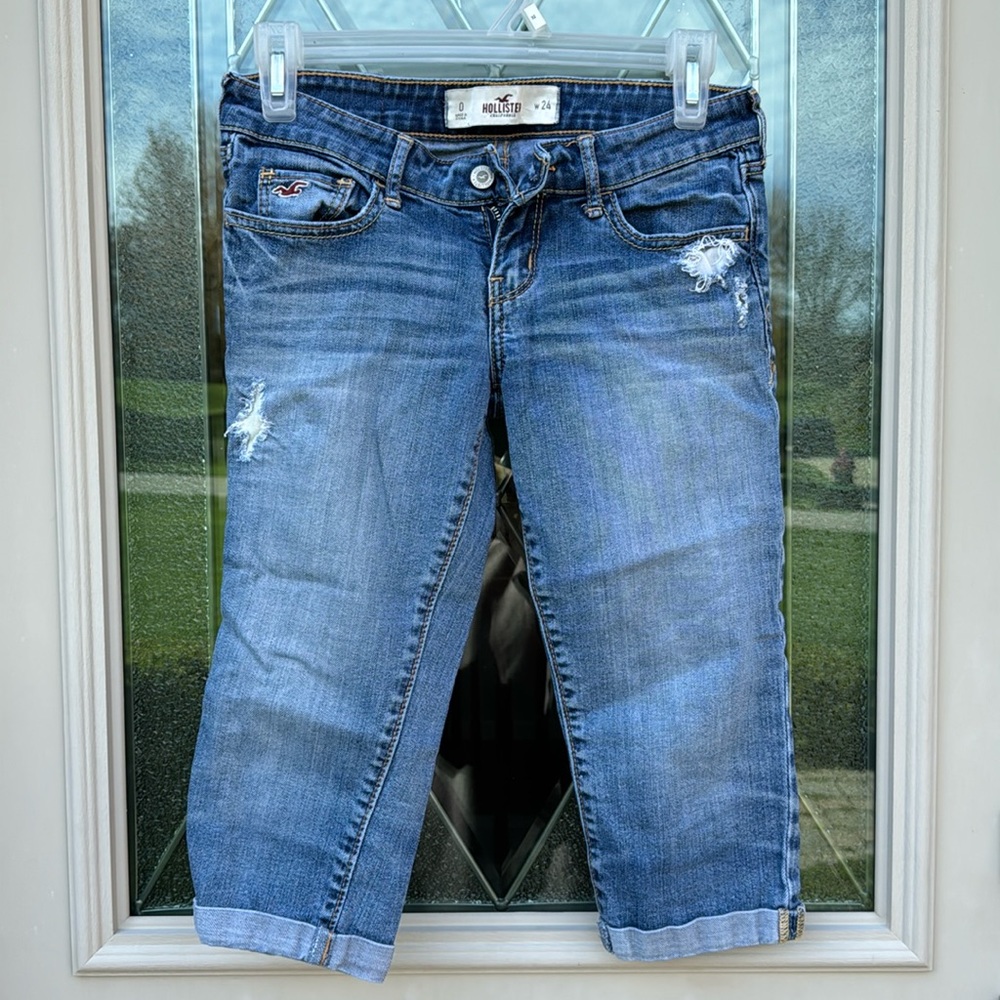 Hollister capris destroyed jeans size 24